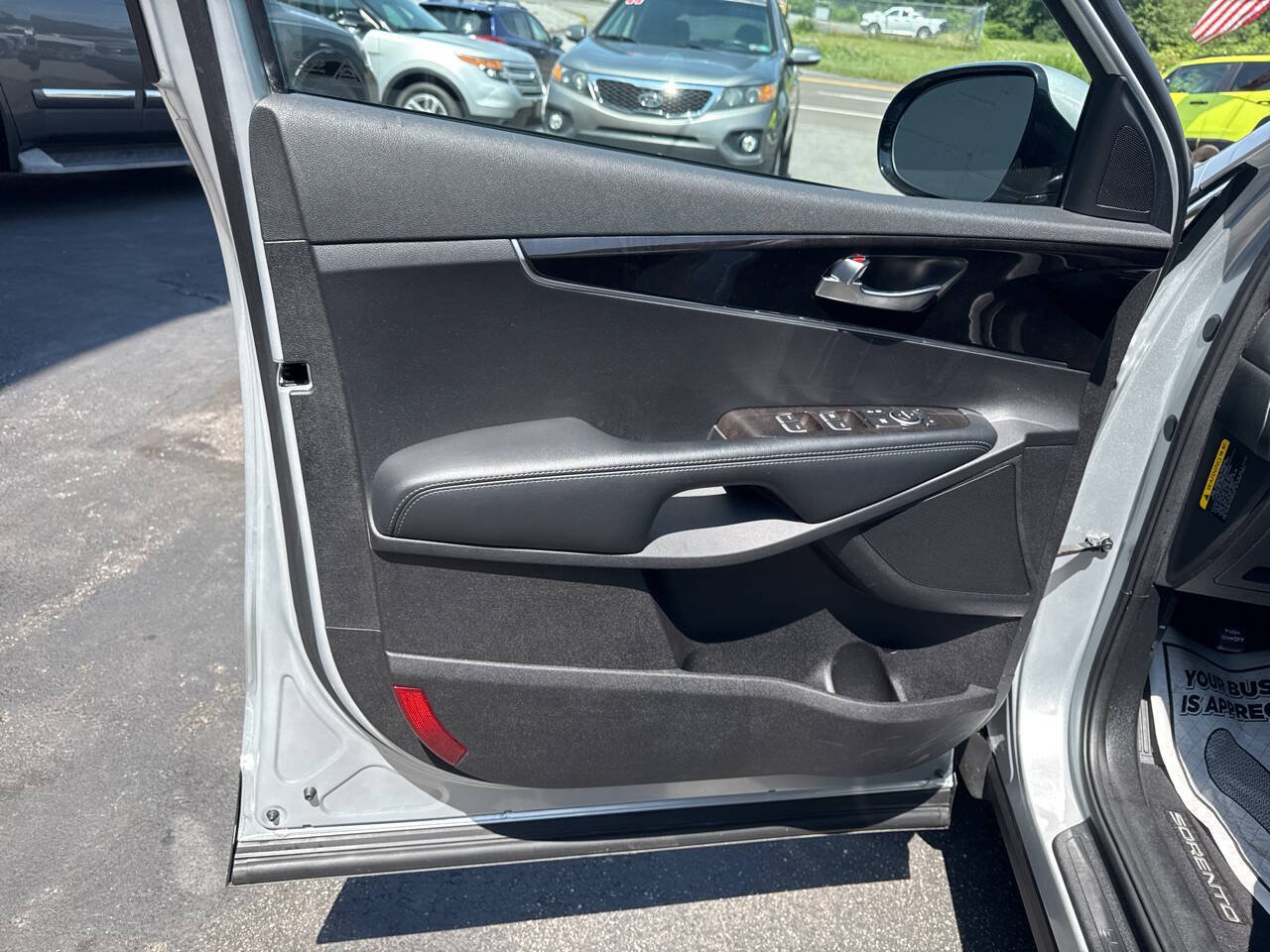 Used 2018 Kia Sorento AWD image 14