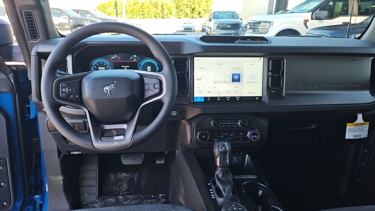 New 2025 Ford Bronco 4-Door AWD/4WD image 9