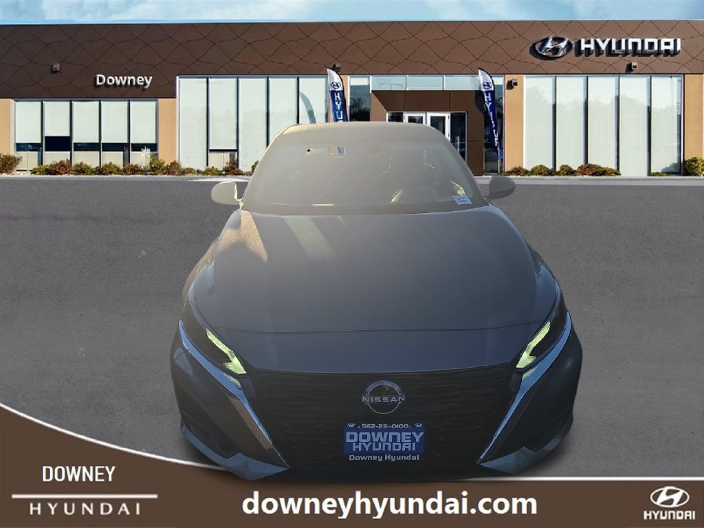 Used 2025 Nissan Altima 2.5 SV FWD image 8