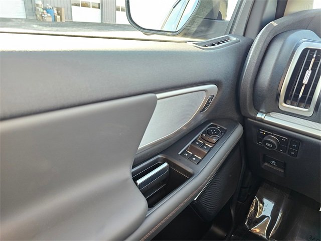 New 2025 Ford Expedition Active image 28