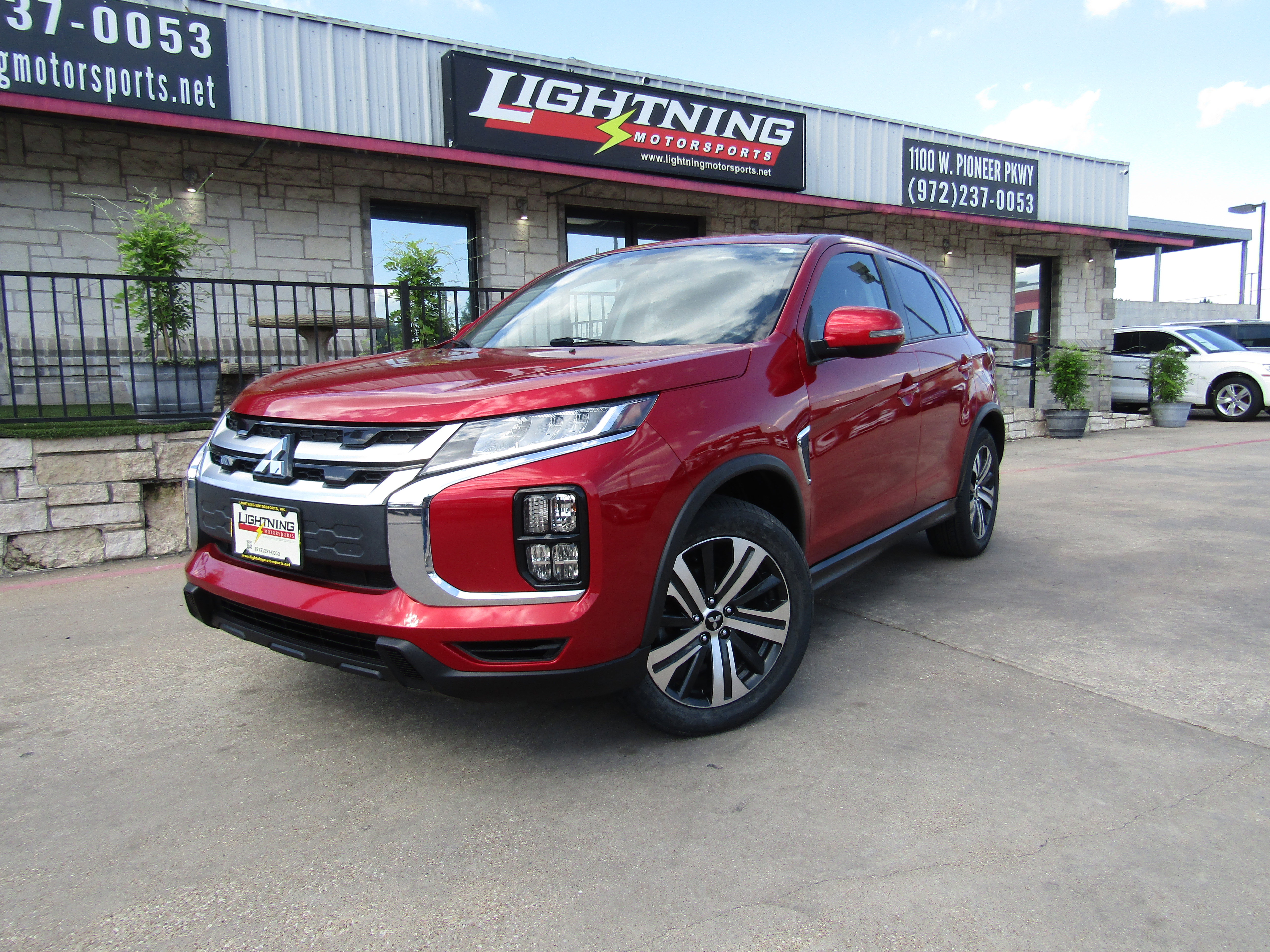 Used 2020 Mitsubishi Outlander Sport SE image 1