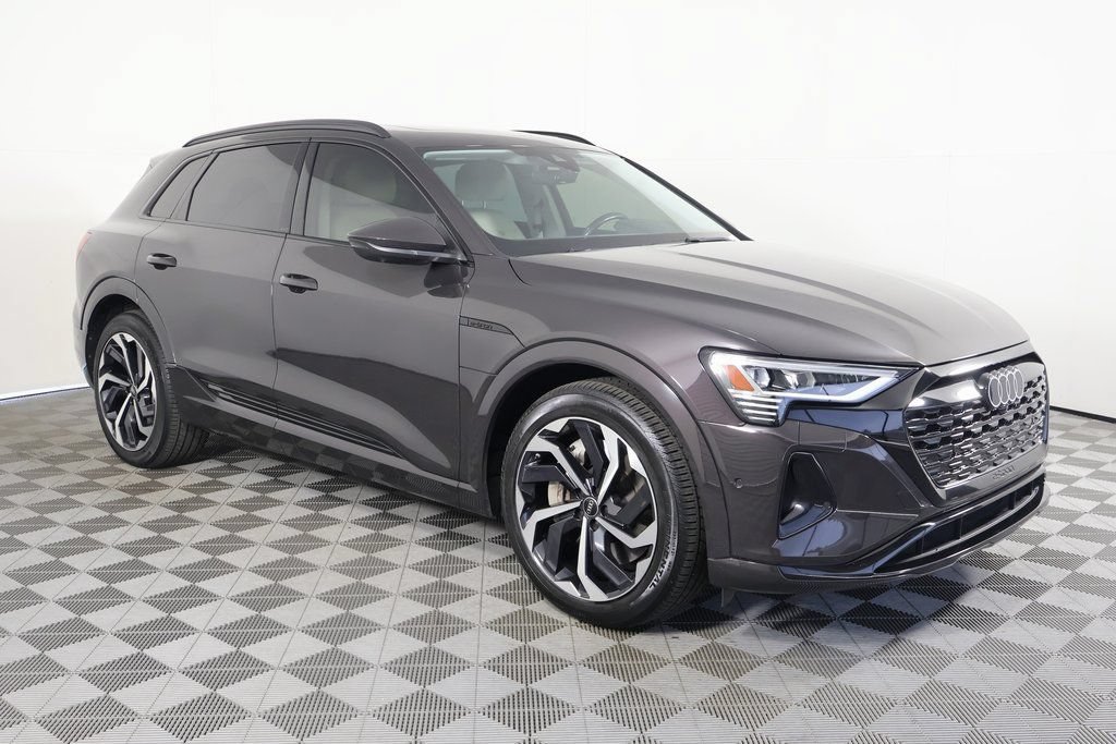 Used 2024 Audi Q8 e-tron Premium Plus w/ Premium Plus Package AWD/4WD image 3