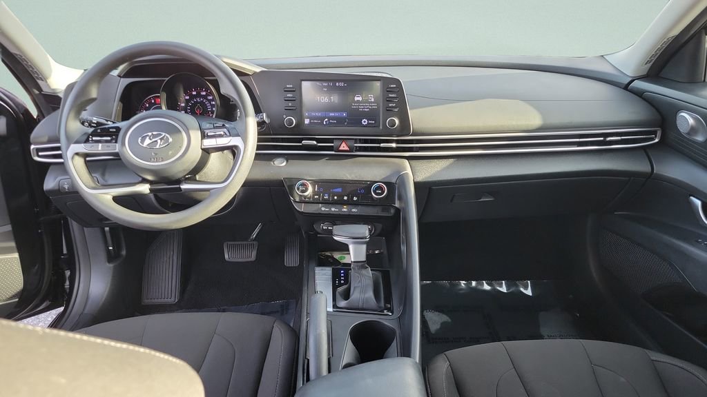 Used 2023 Hyundai Elantra SEL image 14