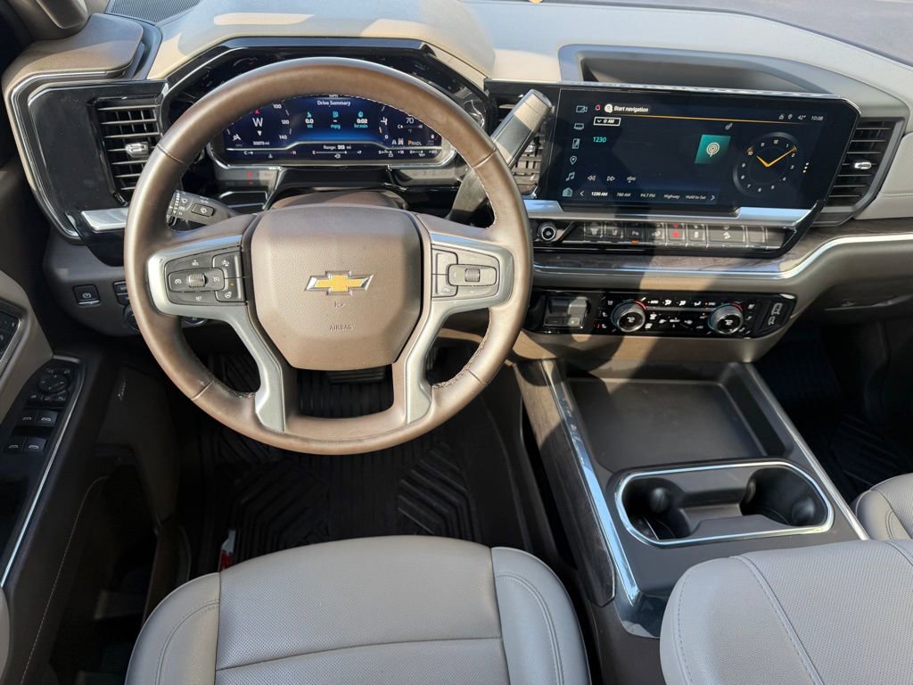 Used 2025 Chevrolet Silverado 3500 LTZ w/ LTZ Plus Package image 15