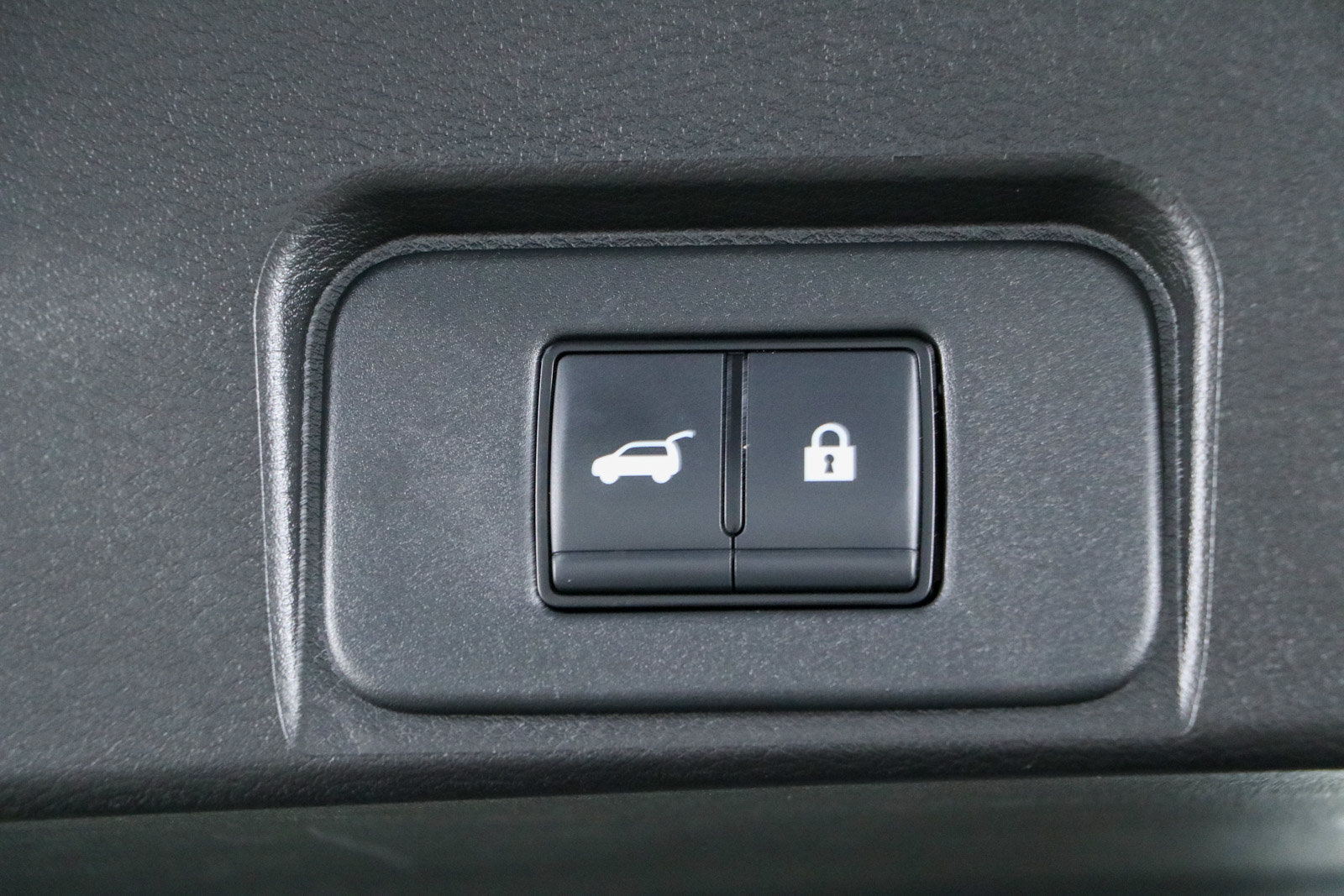 Used 2024 Nissan Rogue SV FWD image 29