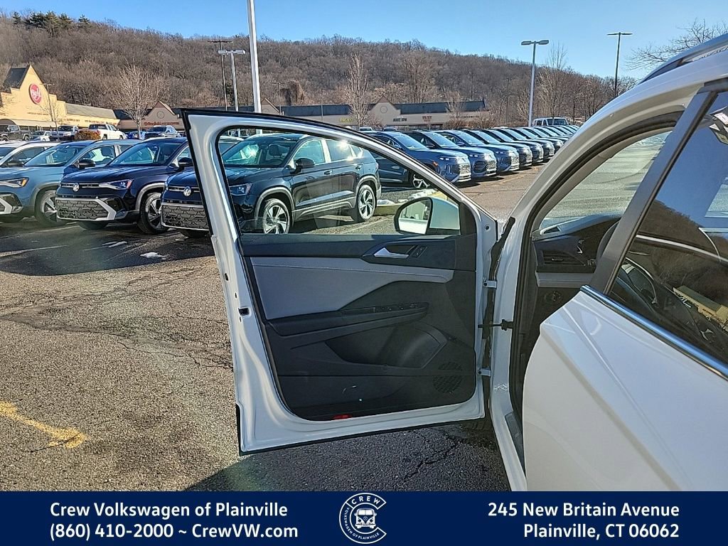 Certified 2023 Volkswagen Taos SE image 37