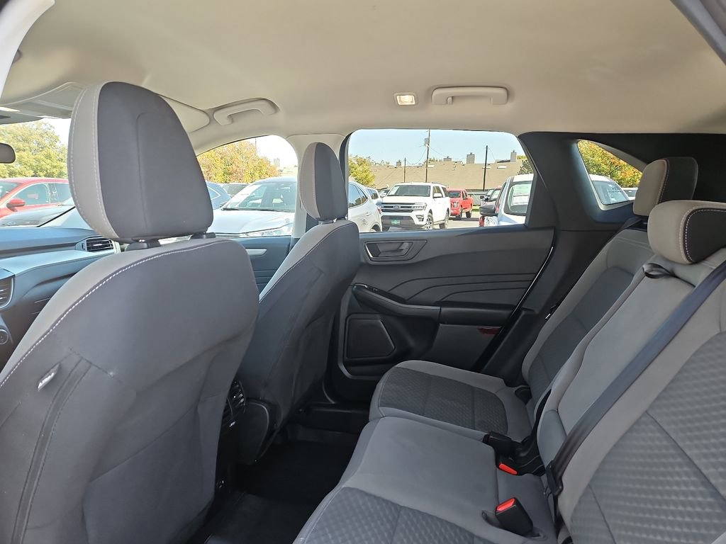 Used 2022 Ford Escape SE w/ Convenience Package image 16