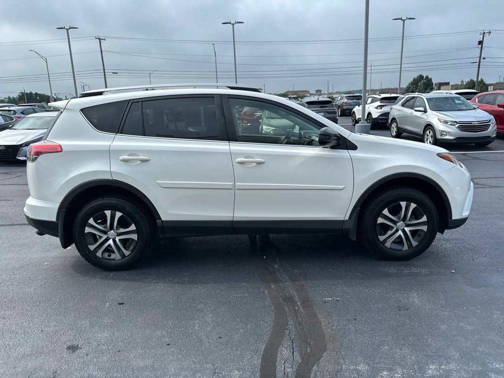 Used 2018 Toyota RAV4 LE w/ All Weather Liner Package FWD image 7