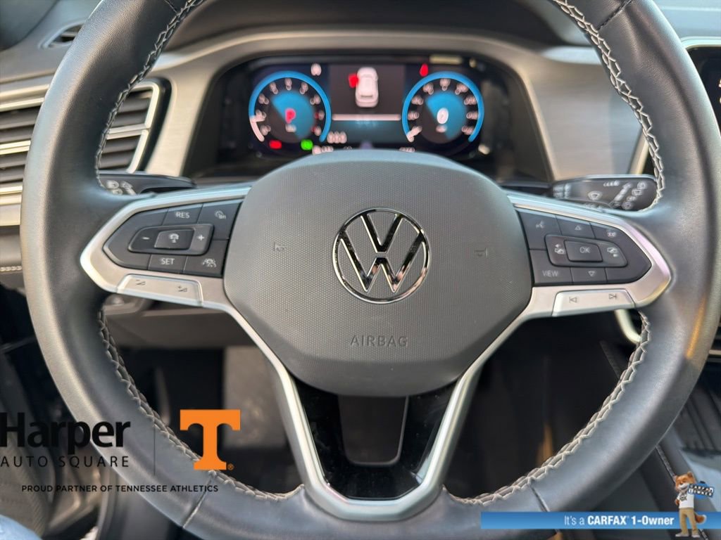 Used 2025 Volkswagen Atlas Cross Sport SE w/ Panoramic Sunroof Package image 17