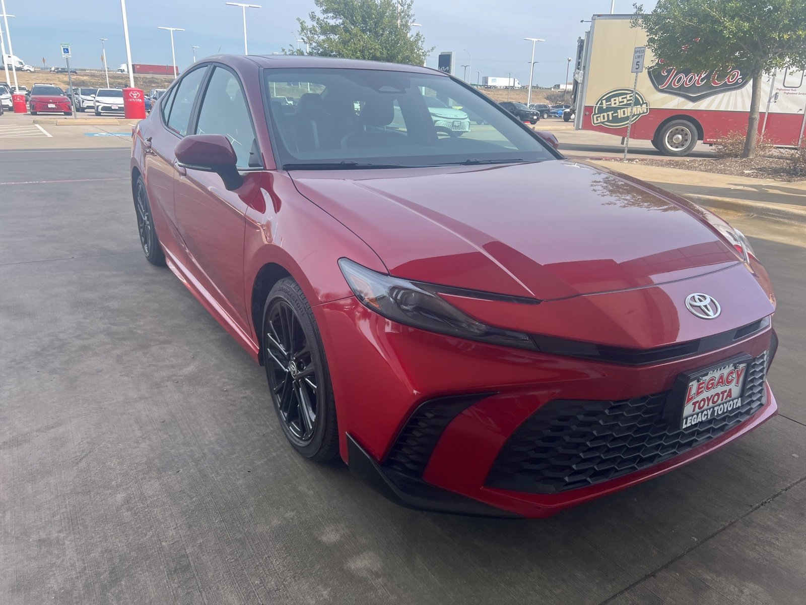 Used 2025 Toyota Camry SE image 10