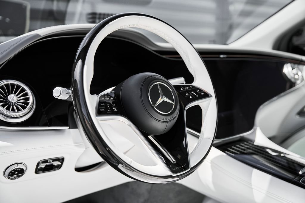 Used 2024 Mercedes-Benz Maybach EQS 680 4MATIC image 41