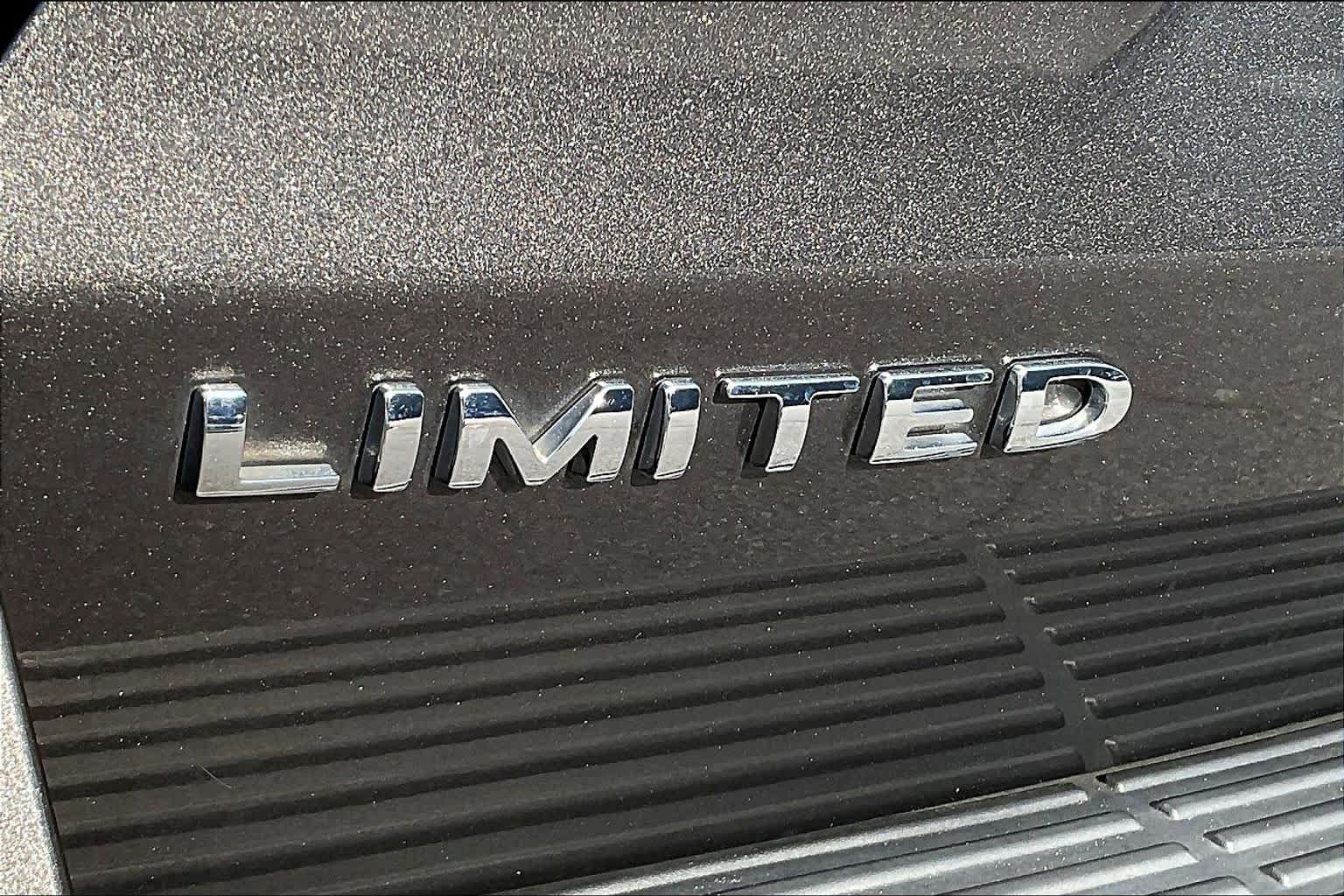 Used 2020 Ford Expedition Limited w/ Equipment Group 301A AWD/4WD image 31