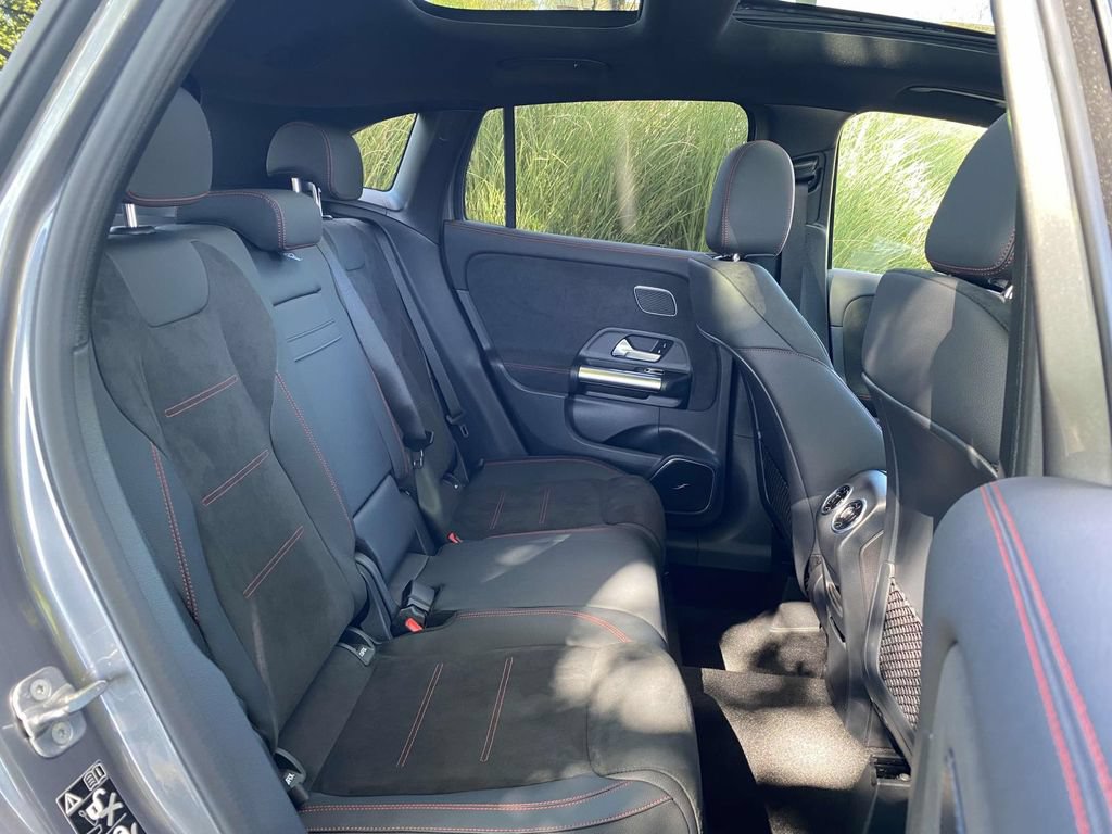 Used 2025 Mercedes-Benz GLA 250 image 16