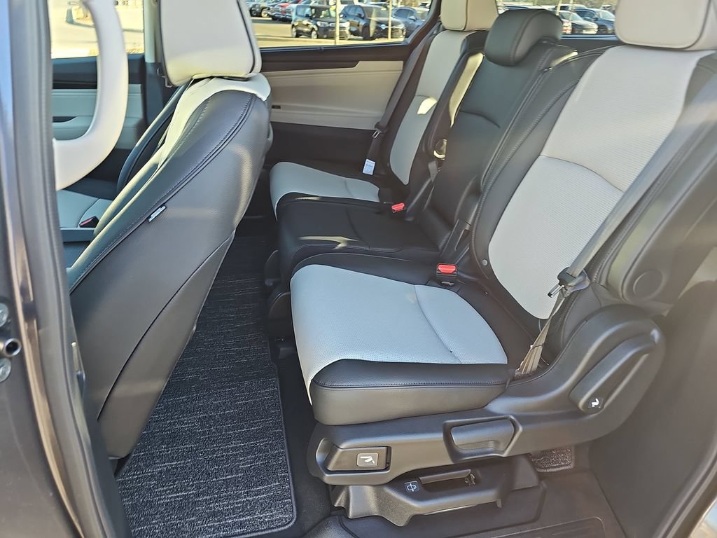 Used 2026 Honda Odyssey Elite image 16