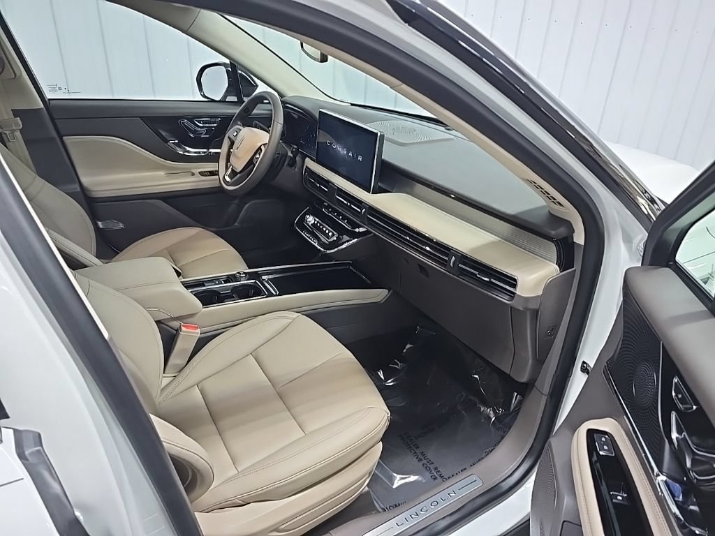 Used 2023 Lincoln Corsair AWD image 19