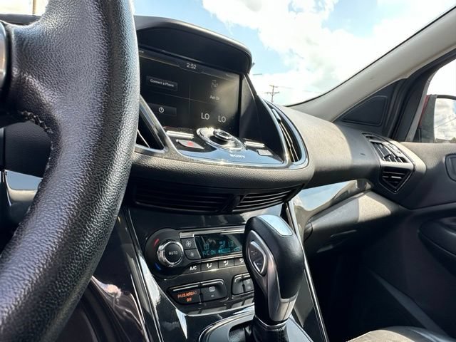 Used 2015 Ford Escape Titanium w/ Equipment Group 301A AWD/4WD image 18