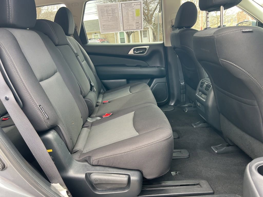 Used 2020 Nissan Pathfinder SV image 26