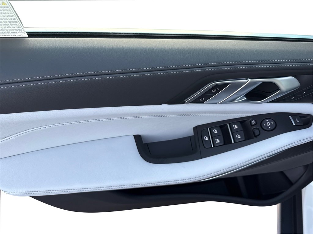 New 2026 BMW X5 sDrive40i image 25