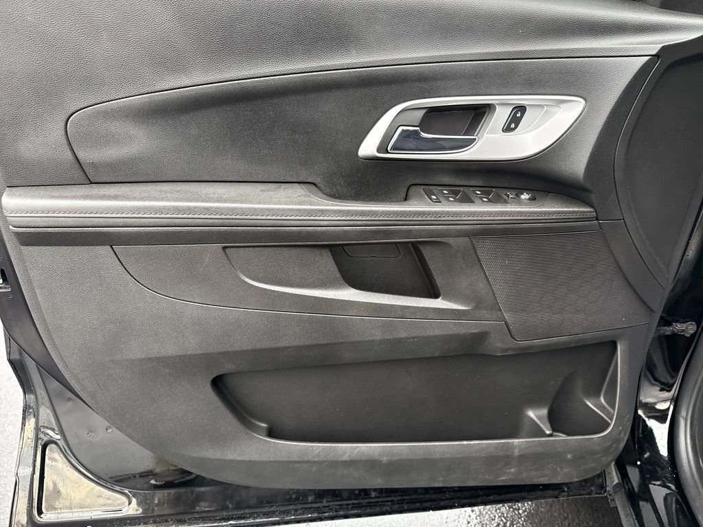 Used 2017 Chevrolet Equinox LS image 12