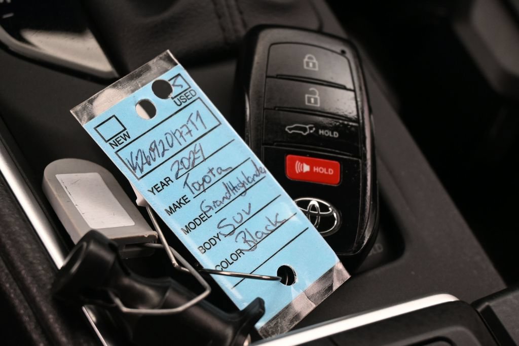 Used 2024 Toyota Grand Highlander FWD image 31