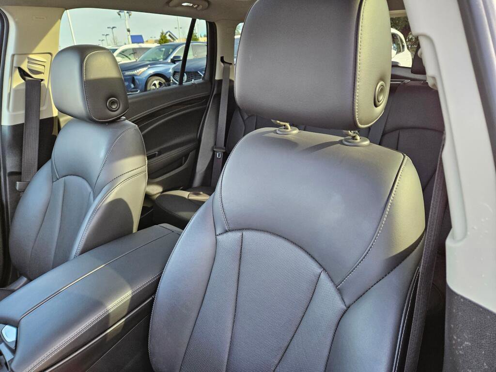 Used 2019 Buick Envision Essence image 25
