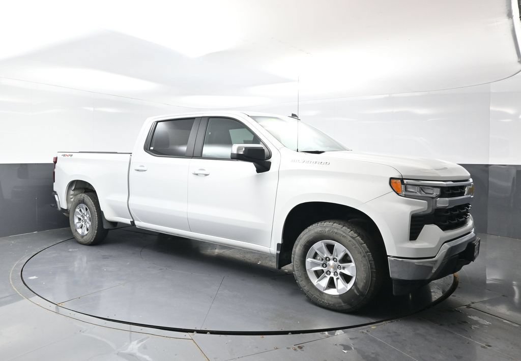 Used 2025 Chevrolet Silverado 1500 LT w/ Work Truck Package AWD/4WD image 5