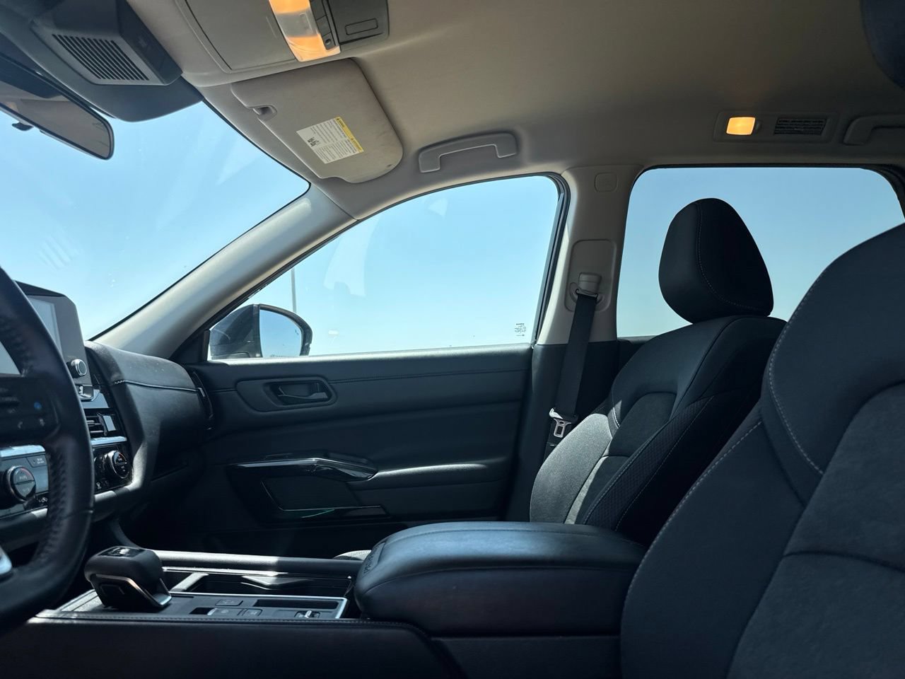 Certified 2025 Nissan Pathfinder SV FWD image 40