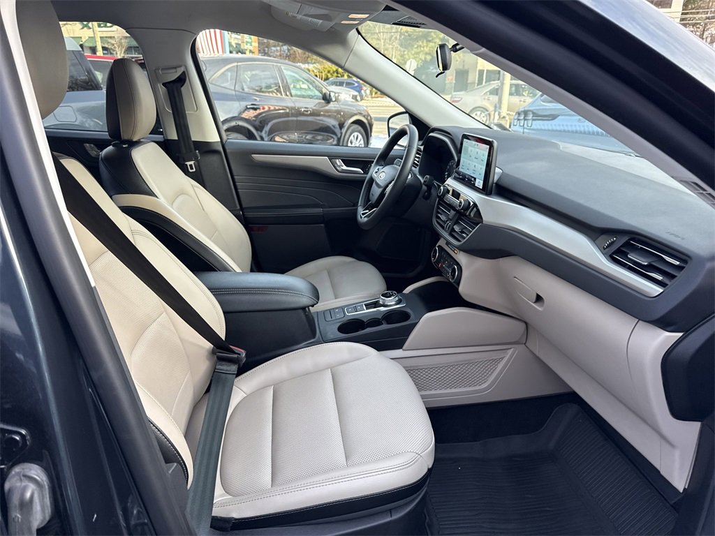 Used 2022 Ford Escape SEL image 17