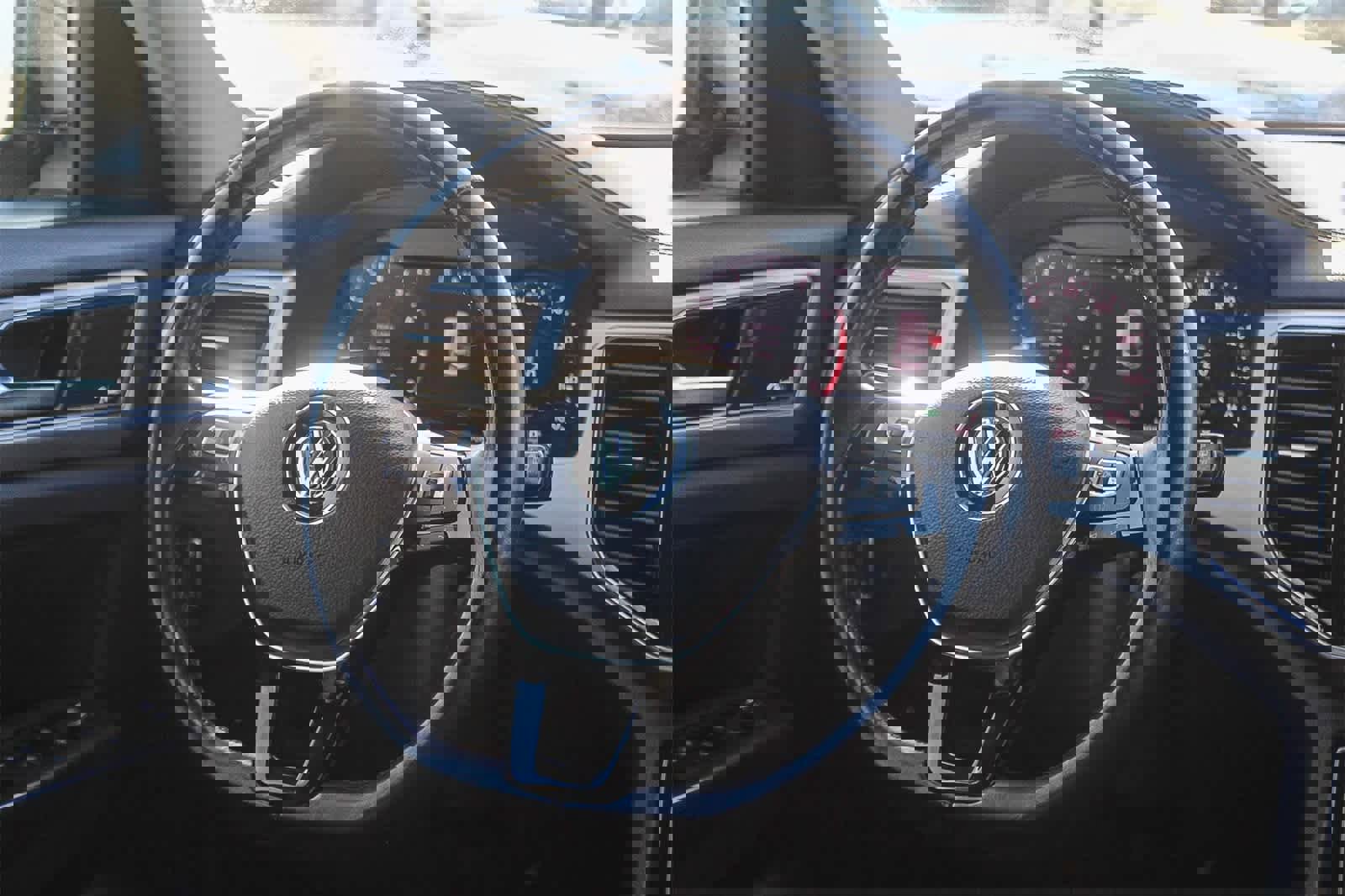 Used 2018 Volkswagen Atlas SEL Premium image 19