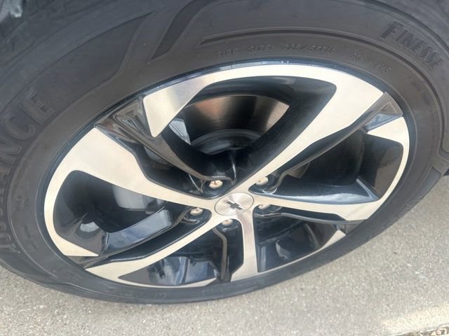 Used 2024 Chevrolet Trax RS FWD image 2