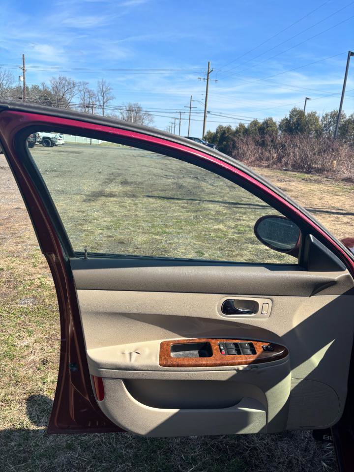 Used 2006 Buick LaCrosse CXL w/ Driver Confidence Package image 19