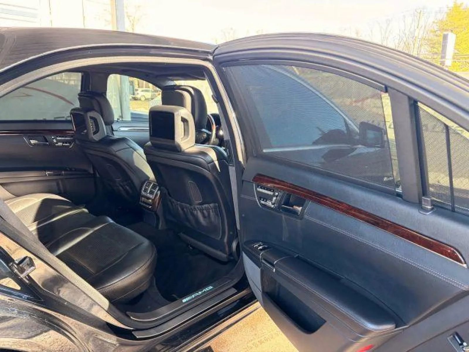 Used 2011 Mercedes-Benz S 63 AMG image 27
