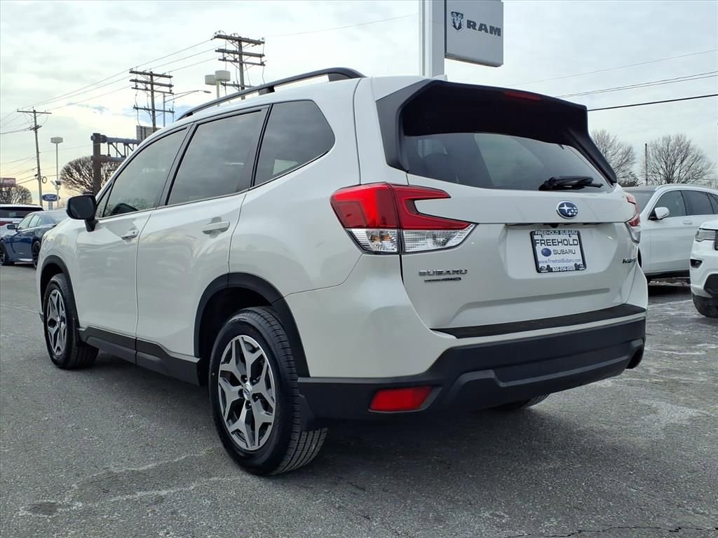 Used 2020 Subaru Forester Premium image 22