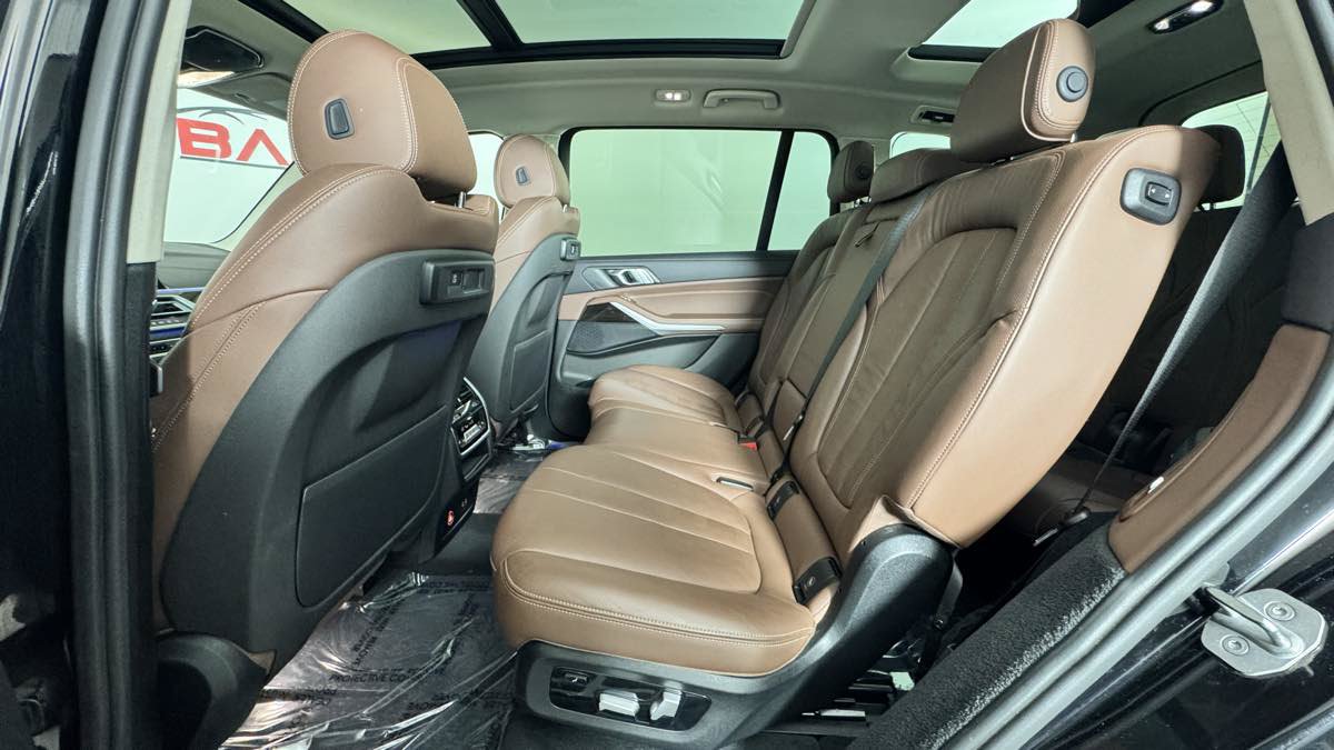 Used 2020 BMW X7 xDrive40i w/ Cold Weather Package AWD/4WD image 34