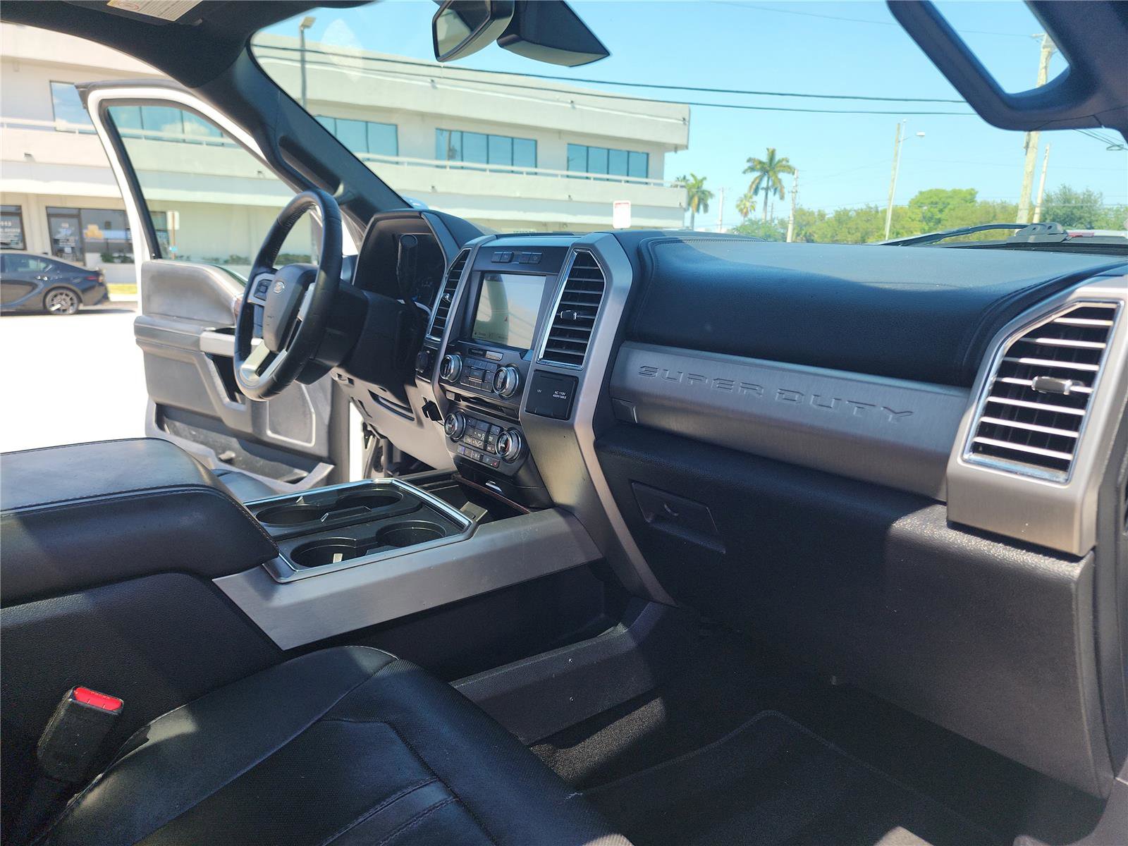 Used 2017 Ford F350 Platinum w/ FX4 Off-Road Package AWD/4WD image 27