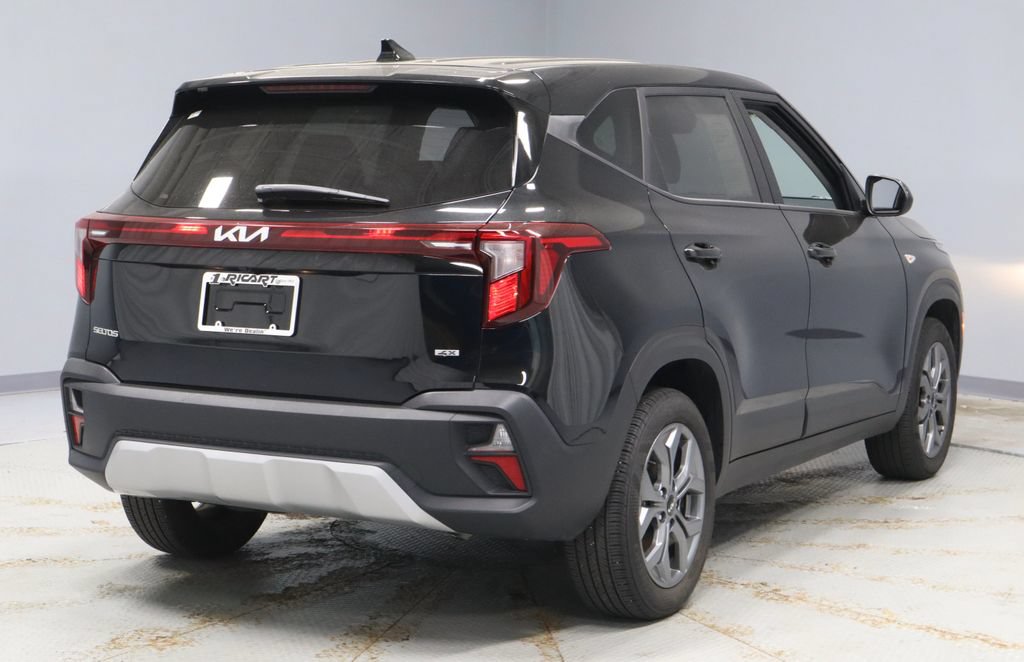 Used 2024 Kia Seltos LX AWD/4WD image 7