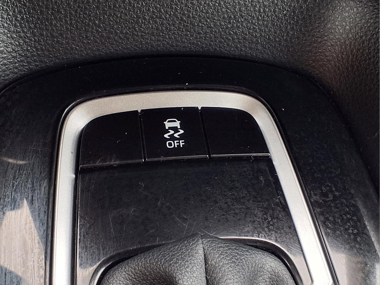 Used 2024 Toyota Corolla LE FWD image 17