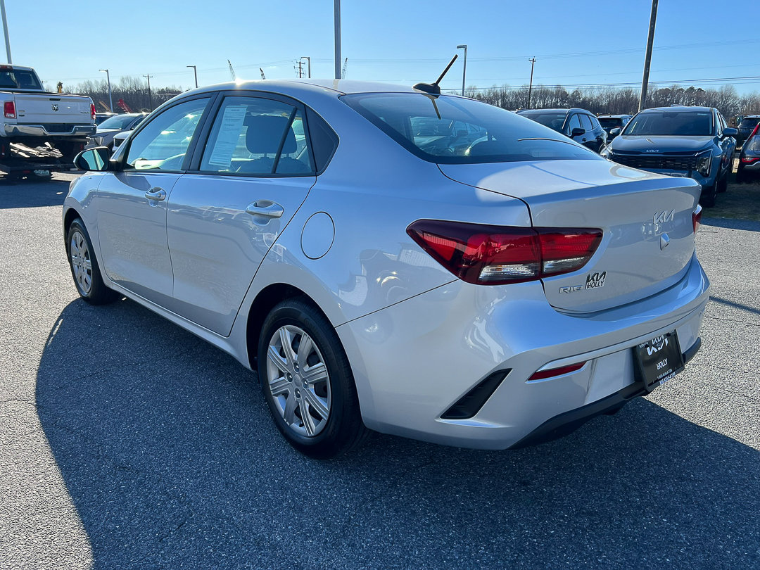 Used 2022 Kia Rio LX image 3