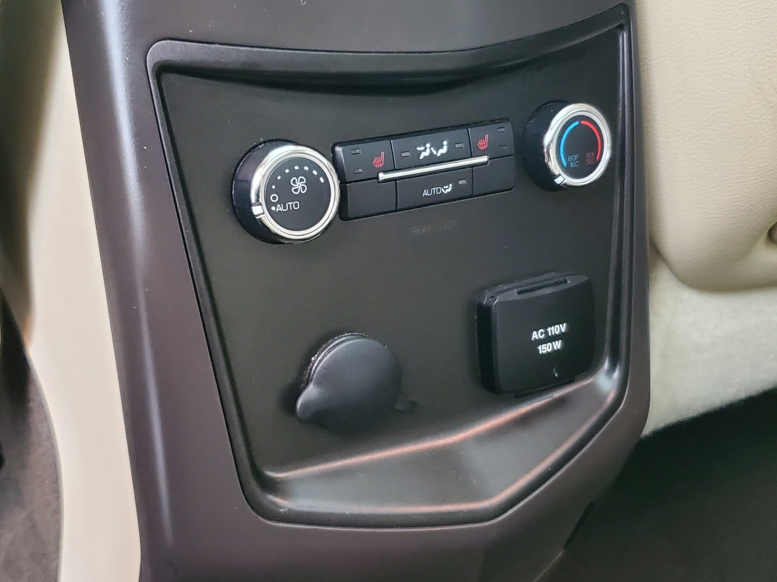 Used 2019 Lincoln MKT AWD image 23