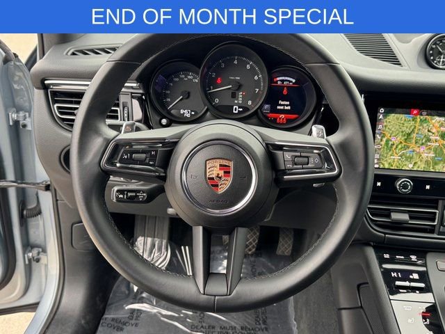 Used 2025 Porsche Macan image 24