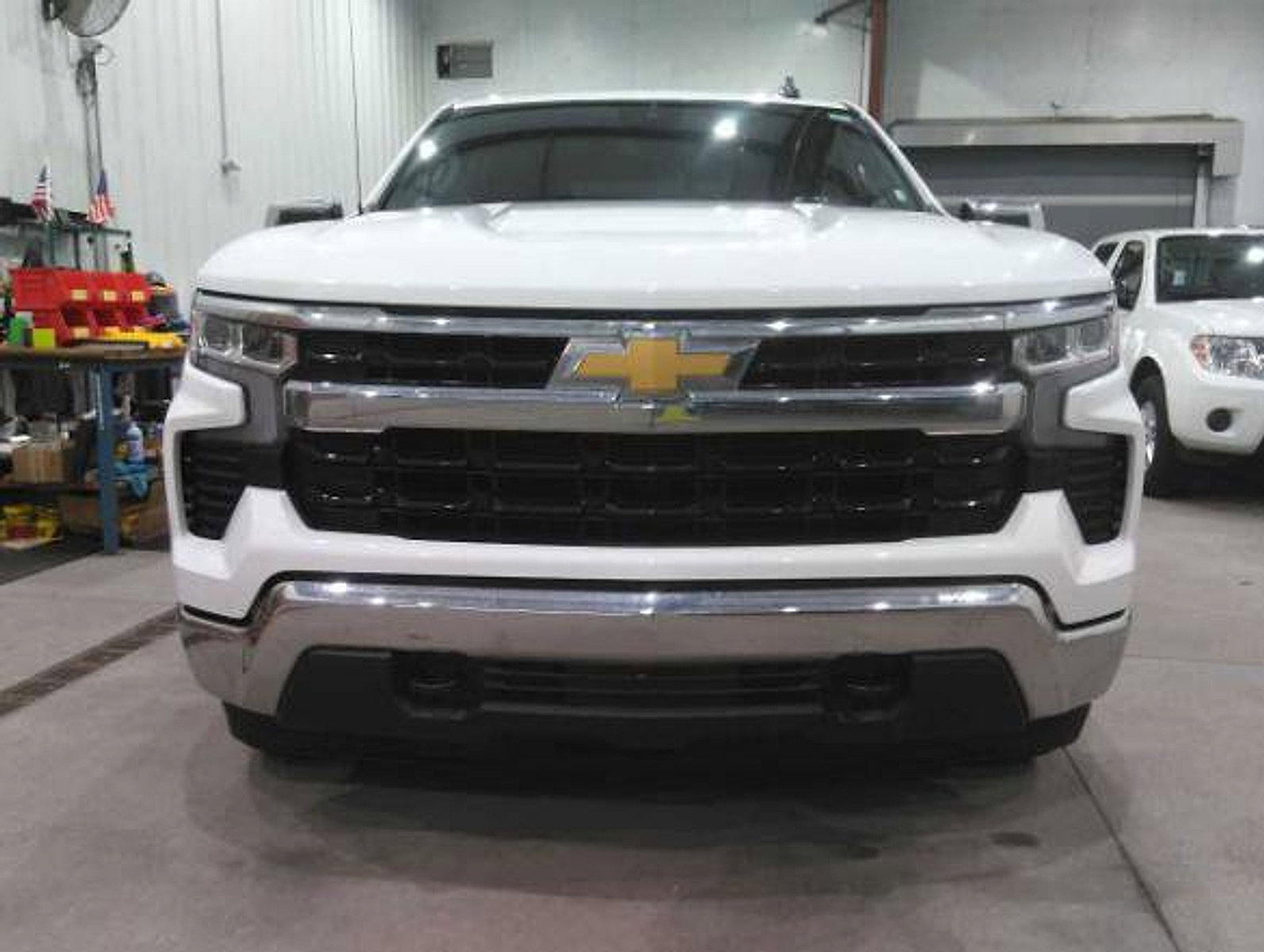 Used 2025 Chevrolet Silverado 1500 LT image 2