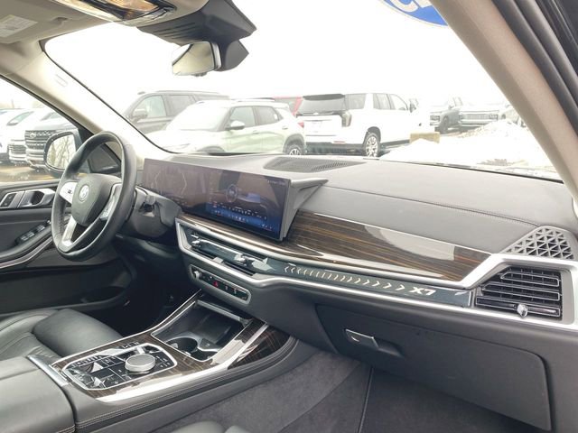 Used 2025 BMW X7 xDrive40i image 30