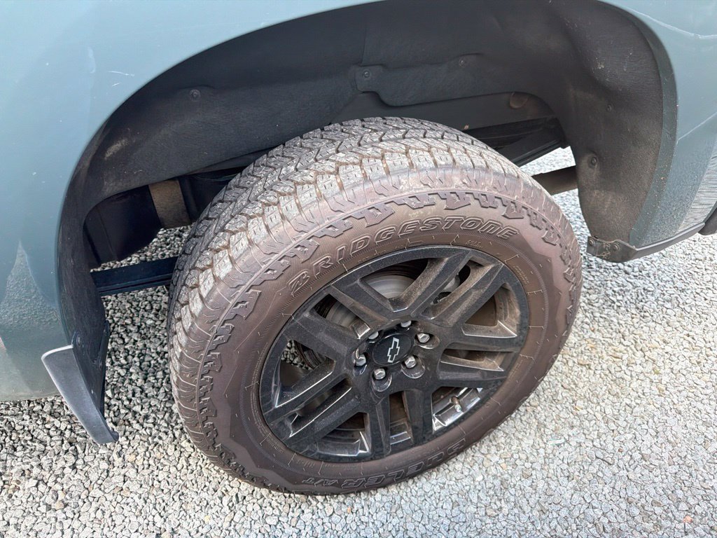 Used 2025 Chevrolet Silverado 1500 LT Trail Boss w/ Convenience Package II AWD/4WD image 12