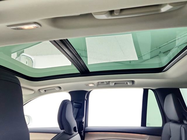 New 2025 Volvo XC90 B6 Plus w/ Protection Package Premier image 18