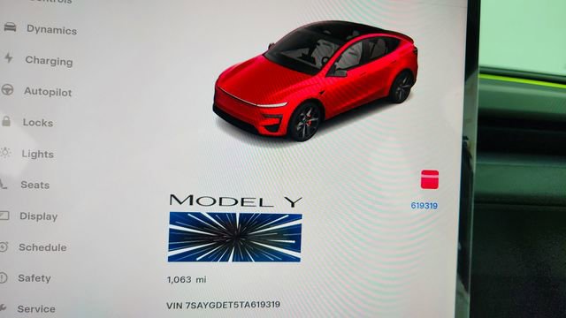 Used 2026 Tesla Model Y Performance AWD/4WD image 37