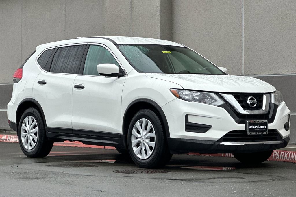 Used 2017 Nissan Rogue S FWD image 2