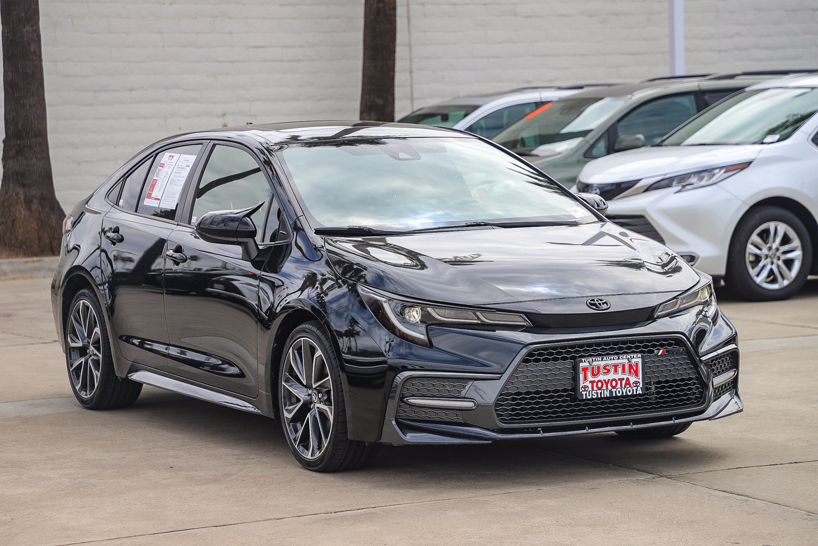 Used 2022 Toyota Corolla SE w/ SE Premium Package FWD image 3