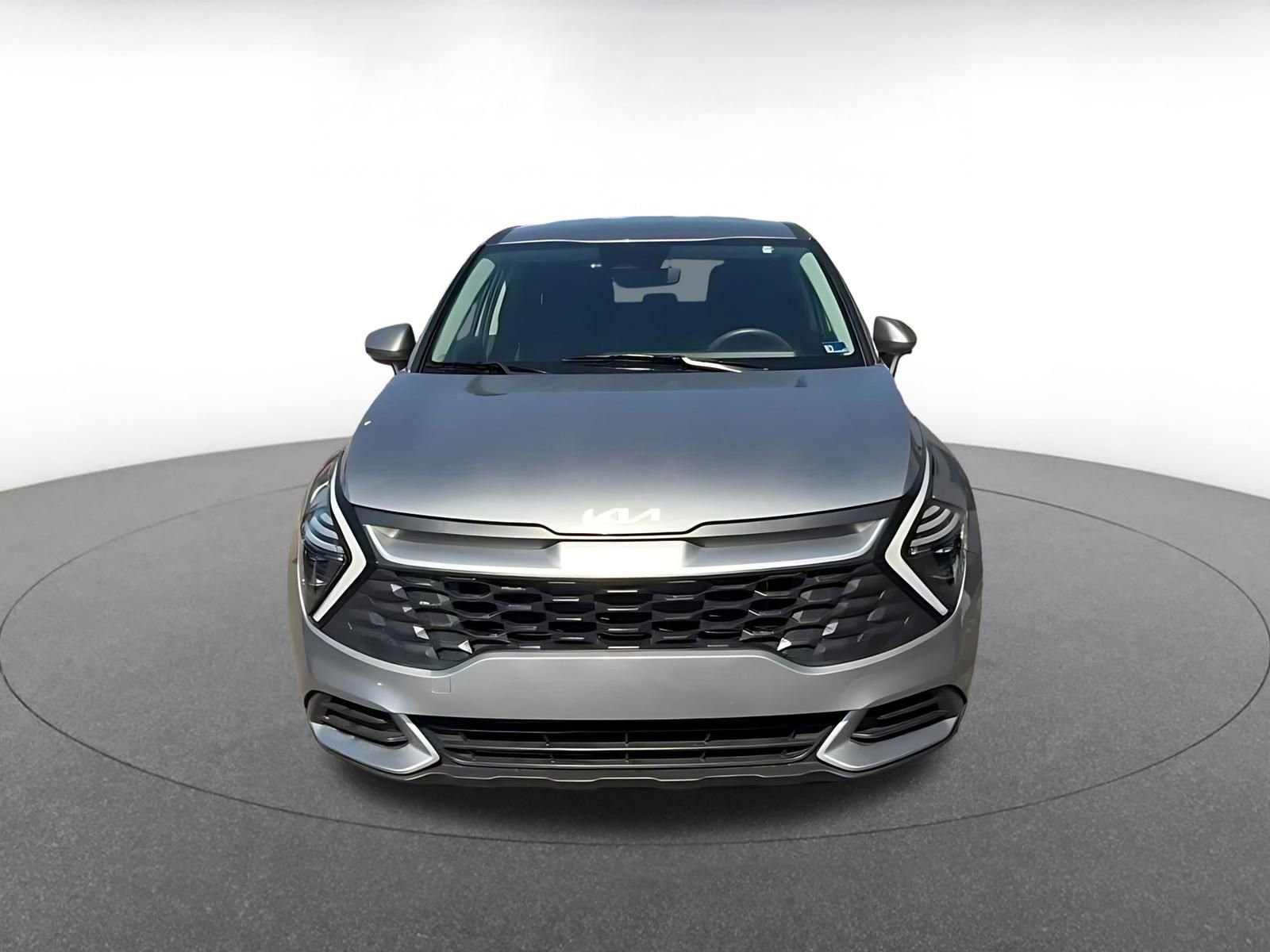 Used 2025 Kia Sportage LX image 4