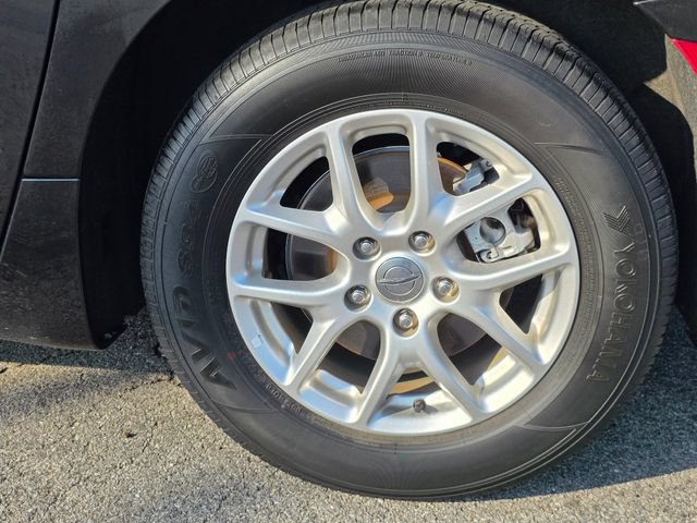 Used 2023 Chrysler Pacifica Touring-L FWD image 8