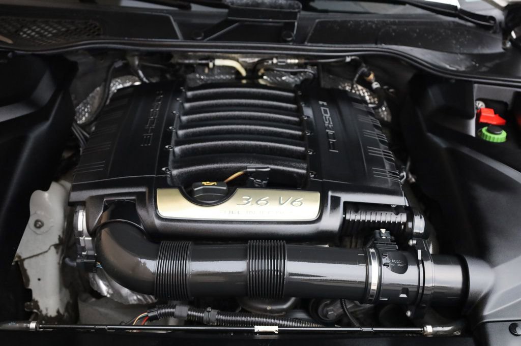Used 2016 Porsche Cayenne image 11